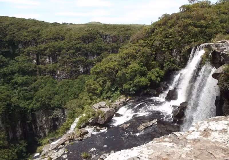 Wasserfall bei Fortaleza Cambara Do Sul