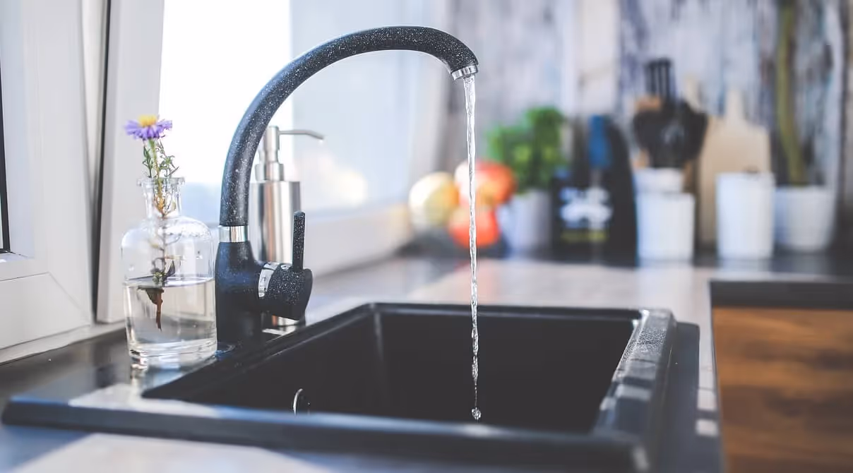 Tropfende Wasserhähne sofort reparieren