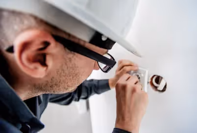 Stromsparen: Tür- und Fensterfugen ersetzen