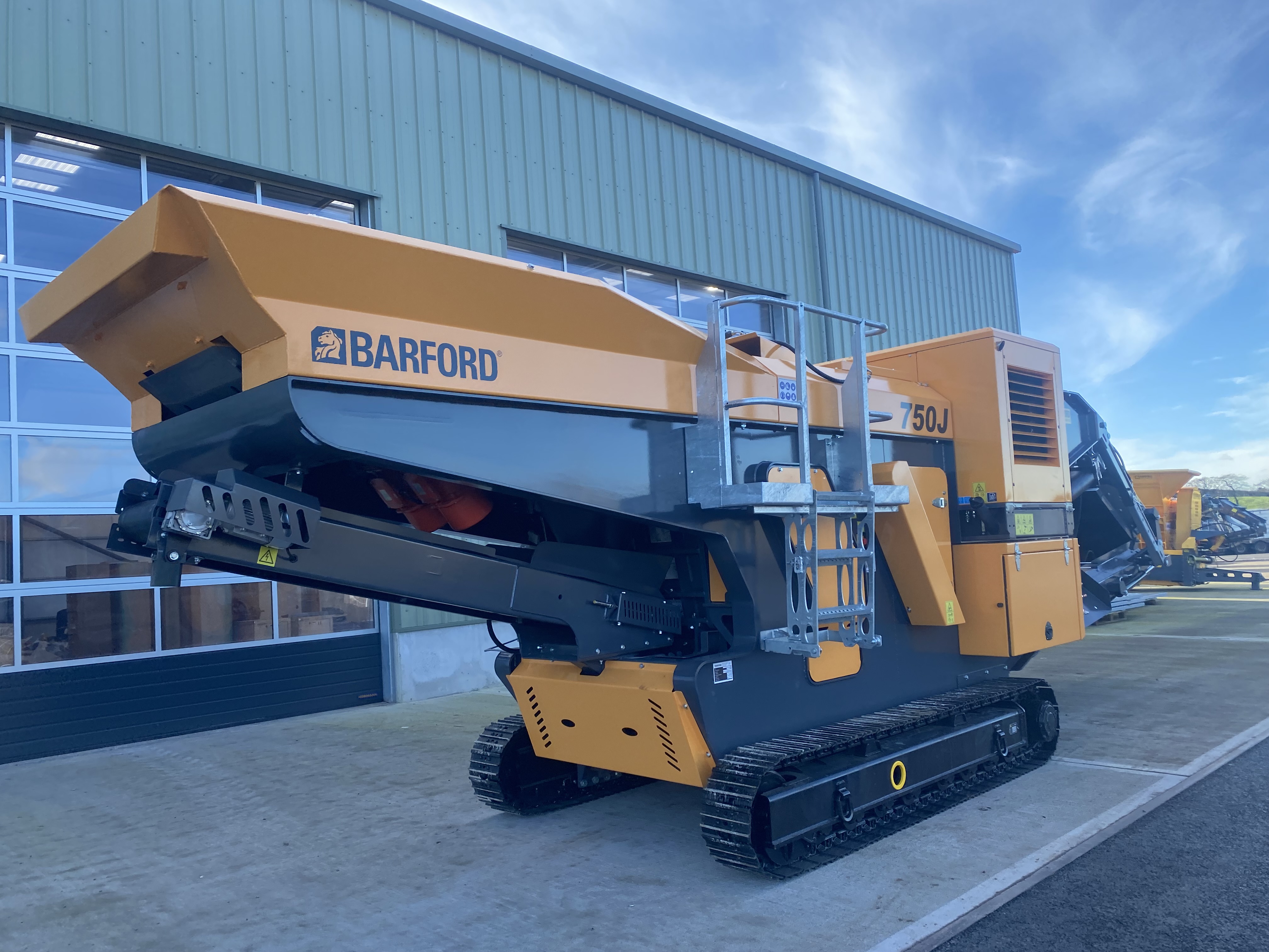 28" ✕ 20" Tracked Mobile Jaw Crusher