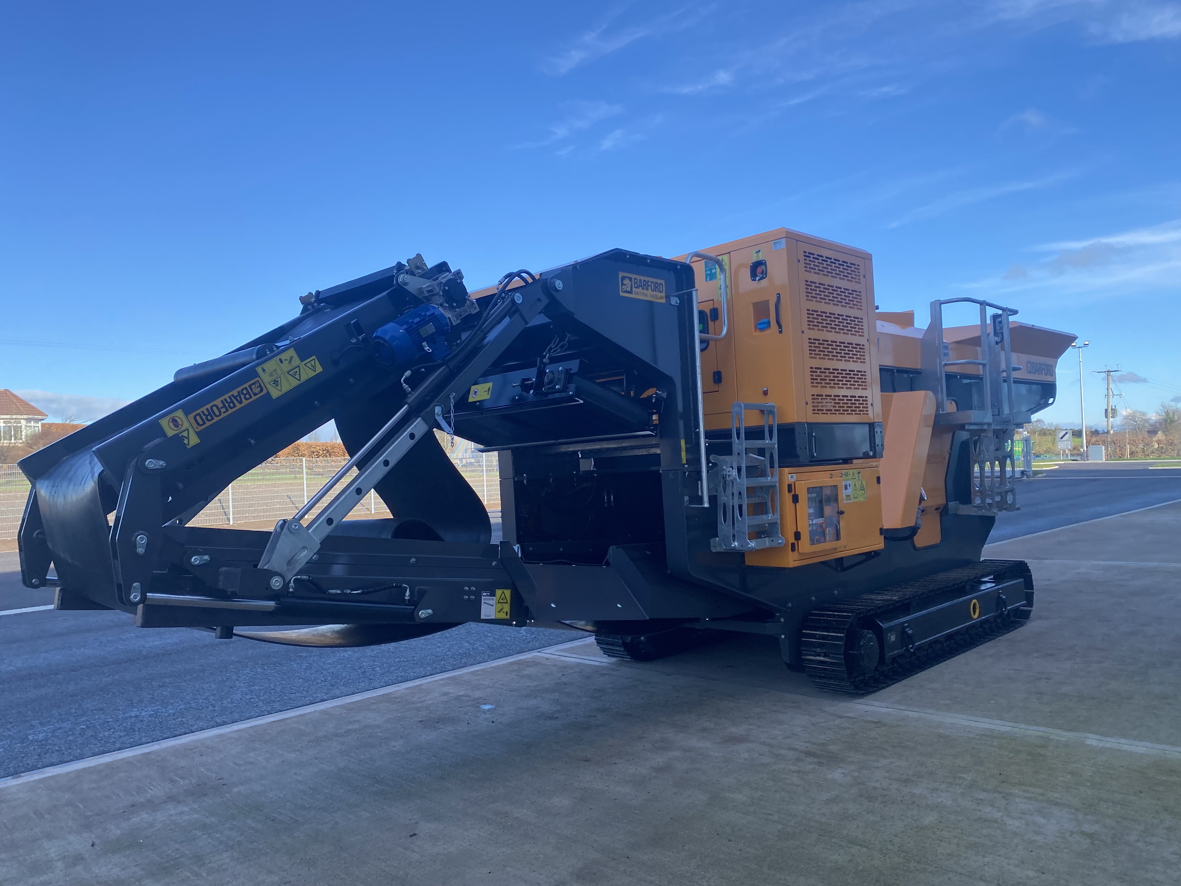 28" ✕ 20" Tracked Mobile Jaw Crusher