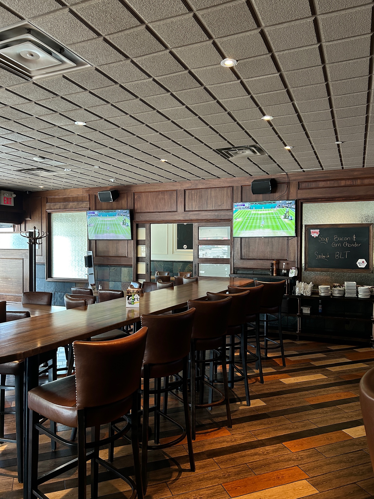 Patio dining for groups Oakville