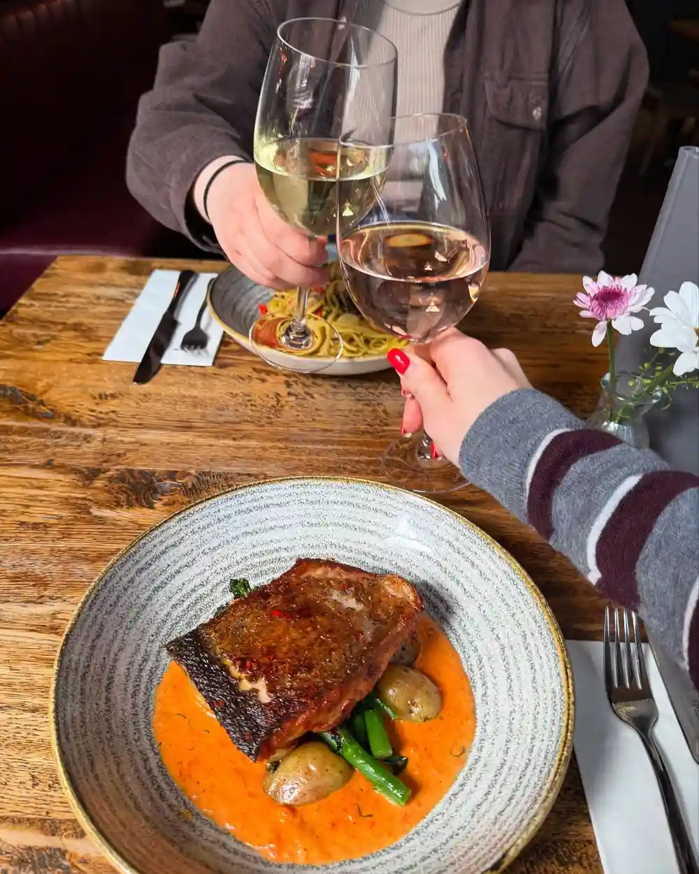 Mid week lunchin’ at the pub… it’s time to make those spontaneous mid week plans! 😋