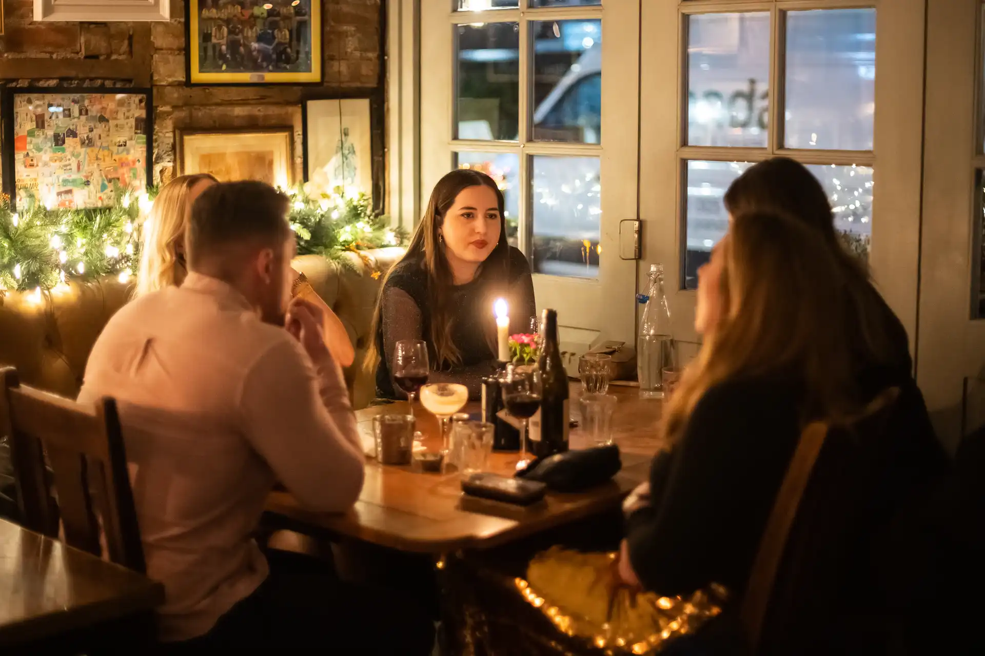 Ready for festive fun? The Wren Tavern in Bank has you covered with great food, cracking drinks, and a Christmas atmosphere to remember. Get everyone together and make this season extra special. Spaces go fast—book today!