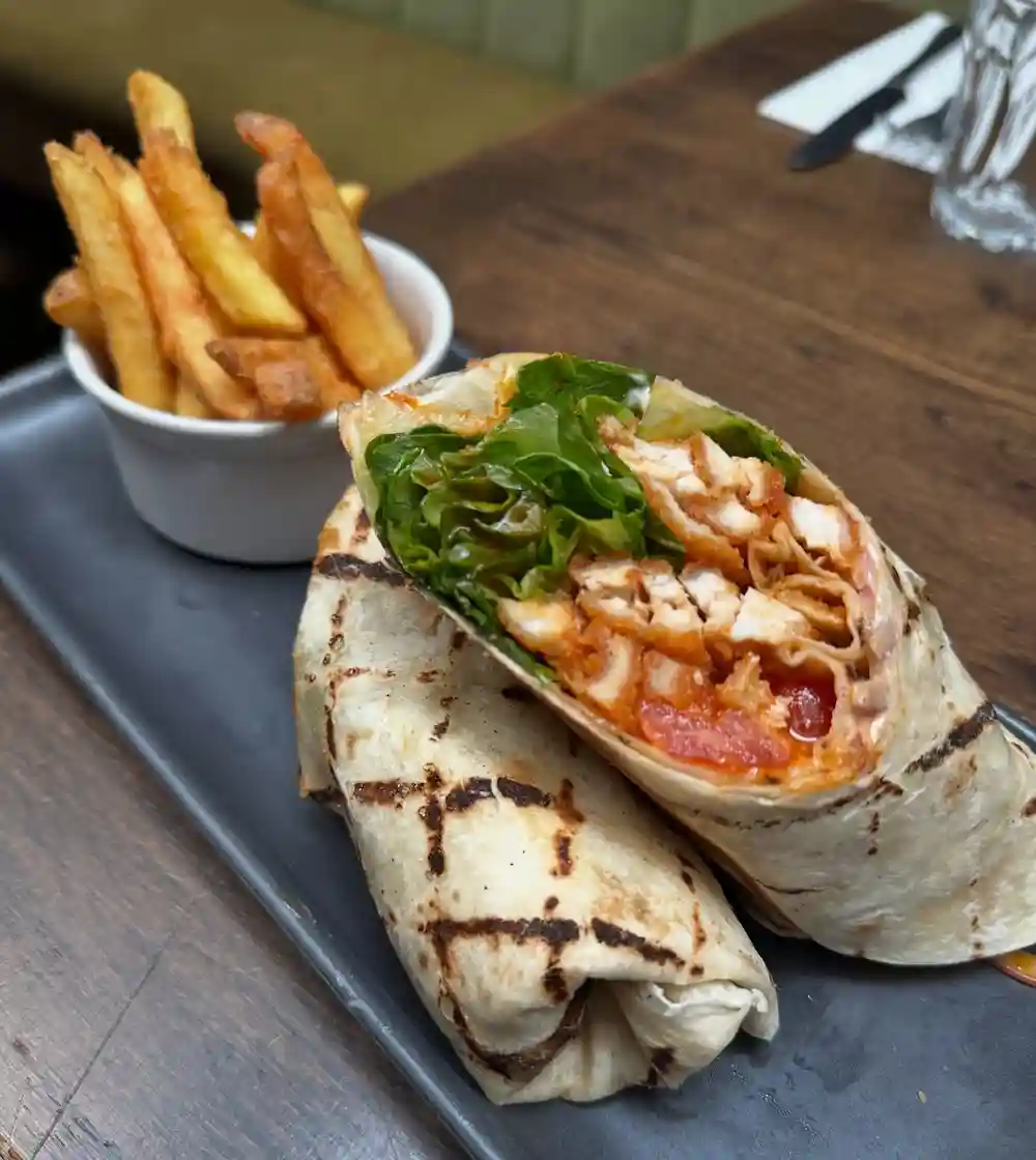 Lunch wraps served Monday- Friday untill 4pm. 
Come get yours. 
.
.
.
,
.
#pub #food #tasty #lunch