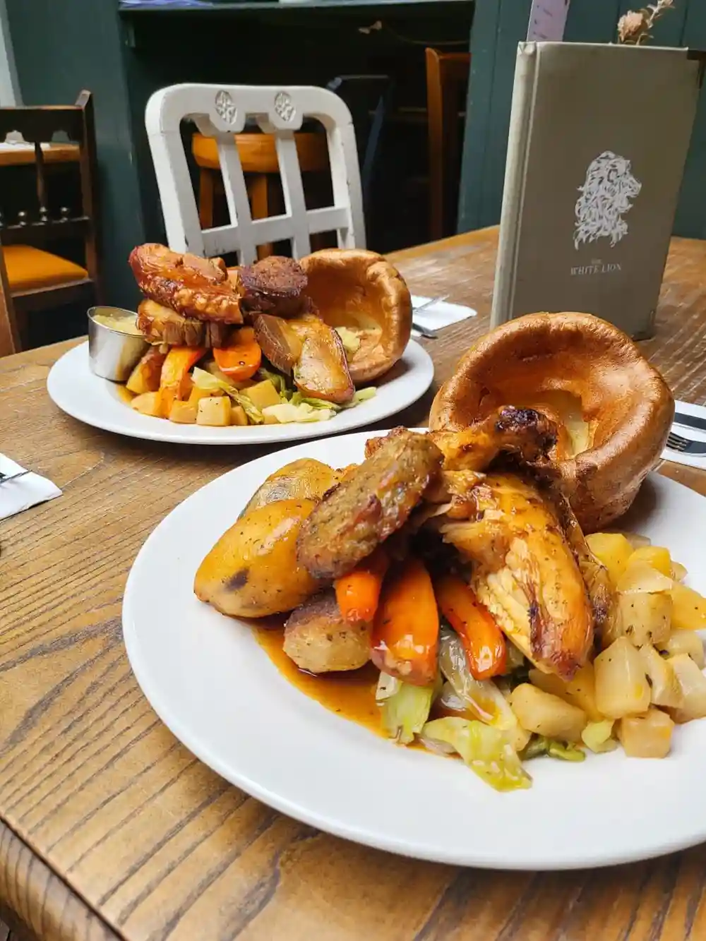 Father’s Day is coming up this SUNDAY! Come in and celebrate your ‘stout- standing’ Dad with our outstanding roast!! 

Book online to secure a table! 

See you there 🥸🍻🍗