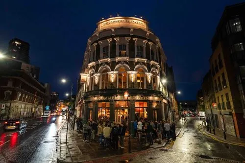 Victorian corner pub with an upstairs cocktail bar, large windows and eccentric decoration. Now serving mouthwatering burgers and sides by MEAT STOP.