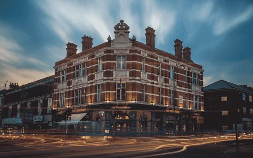 In the heart of Tooting Bec you’ll find The Wheatsheaf, a proper local with excellent British pub food and a great range of craft beers. There’s regular live sport plus live music and comedy nights. Choose from three private rooms to host meetings, parties and other events. In the summer our beer garden is a haven!