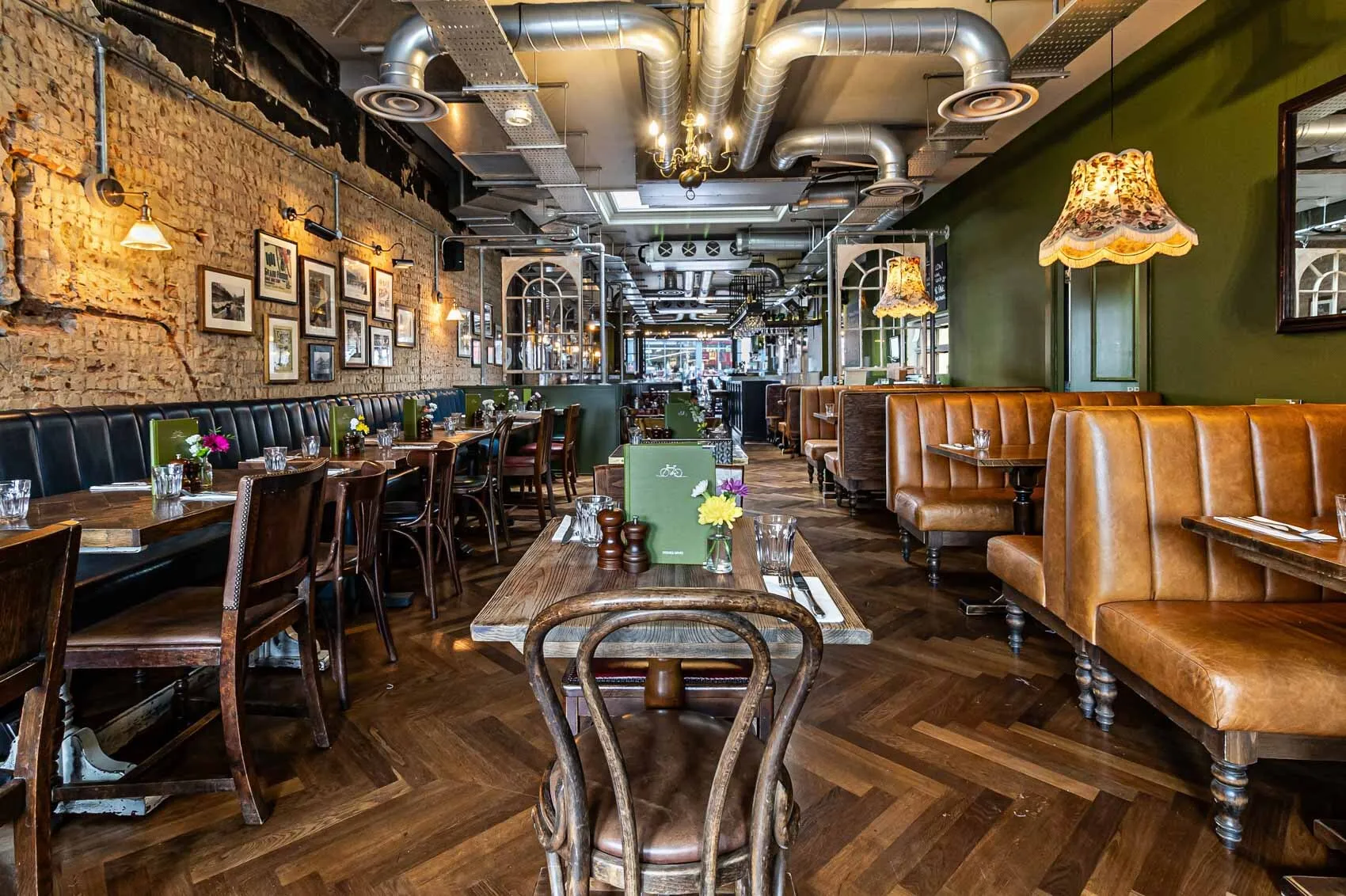 The Cyclist has a variety of spaces available for hire, with facilities to host all kinds of events.
Whether you’re organising a birthday celebration, office party or just a gathering with friends and family, our experienced team are on hand to ensure everything runs perfectly.
We can offer semi-private dining for 3-course meals in our dining room, or you might just need an area of the bar to party with your friends.
Just let us know how many bottles of bubbly you'll be needing!