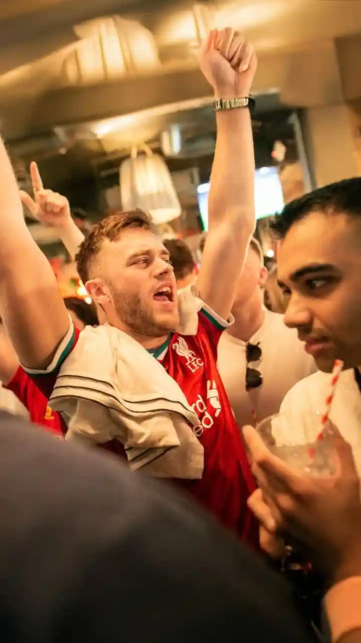 Will the English favourites be able to clinch their first victory against Australian in this series?

We grab your friends, get a drink and join us from 11am to find out! 🏉