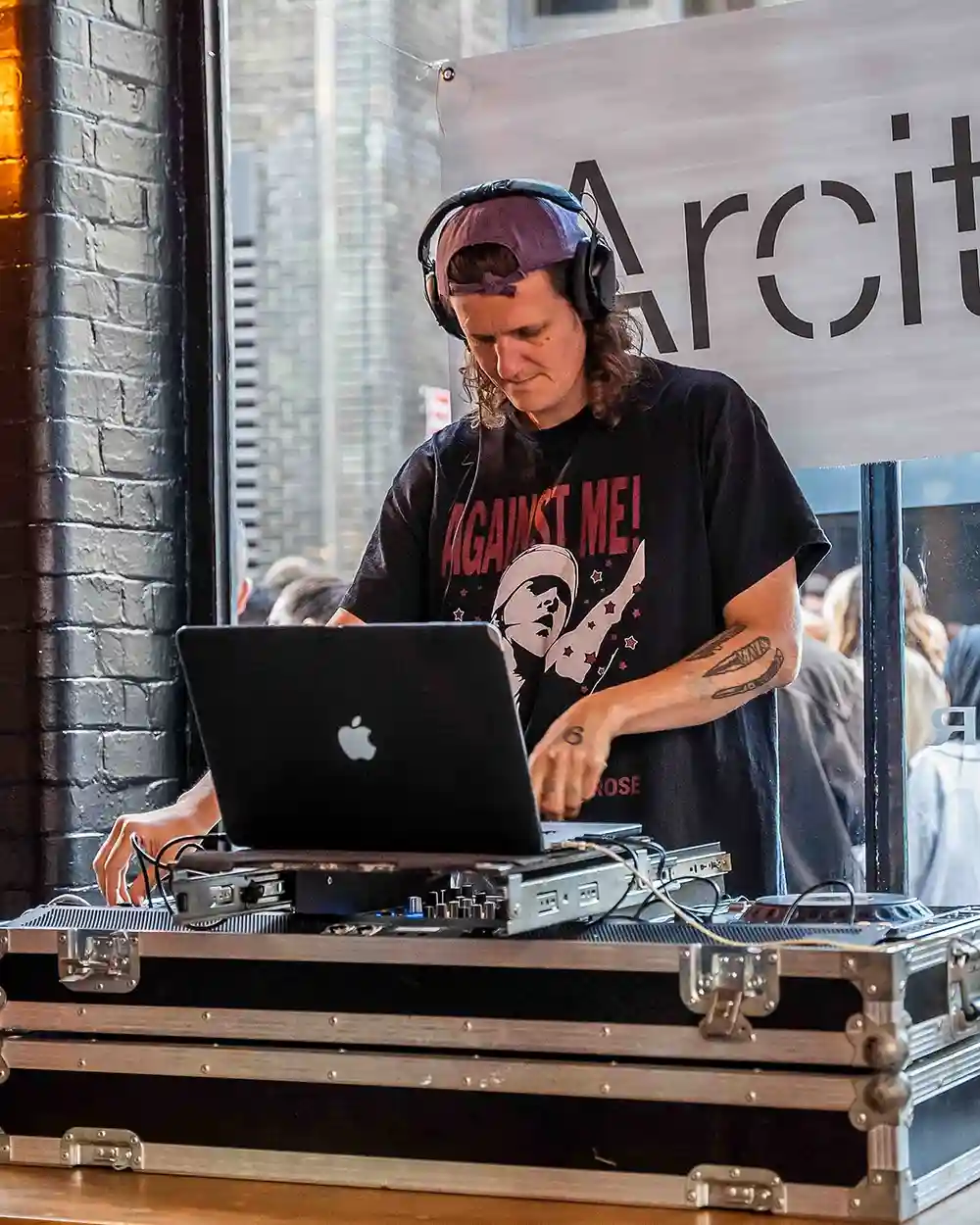 Rain or shine, the pints are pouring! Join us for after-work drinks at your favourite city pub - because wet weather never stopped a good time 🍻
DJ beats tomorrow night from 6pm!