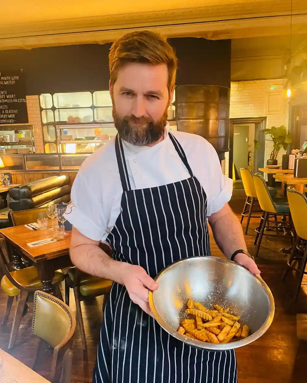 Elephant & Castle training has begun! 🐘 🏰 We are reopening next week and in the lead up to opening day we are putting our team through their paces with some training on all things bar- making sure perfect pints are poured 🍺 food- Exec chef Rob and Head Chef Nic will be cooking off all our new dishes 🍔 wines- tasting wines from our amazing portfolio @boutinotwines 🍷 @elephantcastlepub