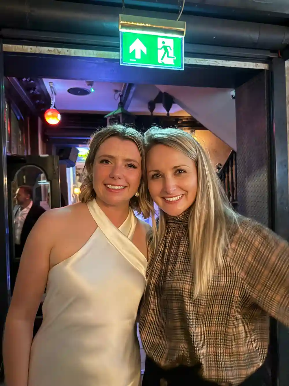 Happy bride, happy life! ✨
Pretty sure that’s how the saying goes — and we’re sticking to it! Our couples are always our number one priority. With the Urban Wedding Collection, you’ll get 3 key planning meetings, 12 plate menu tastings, wine pairing nights(the fun kind 🍷), and all the guidance you need to make your big day everything you’ve dreamed of💭