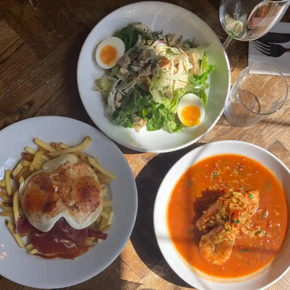 Lots of lovely options on our lunchtime specials menu today. @urbanpubsandbars #urbanpubsandbars #publunch #highgatevillage #pubsofinstagram #pubsoflondon #lunchspecials