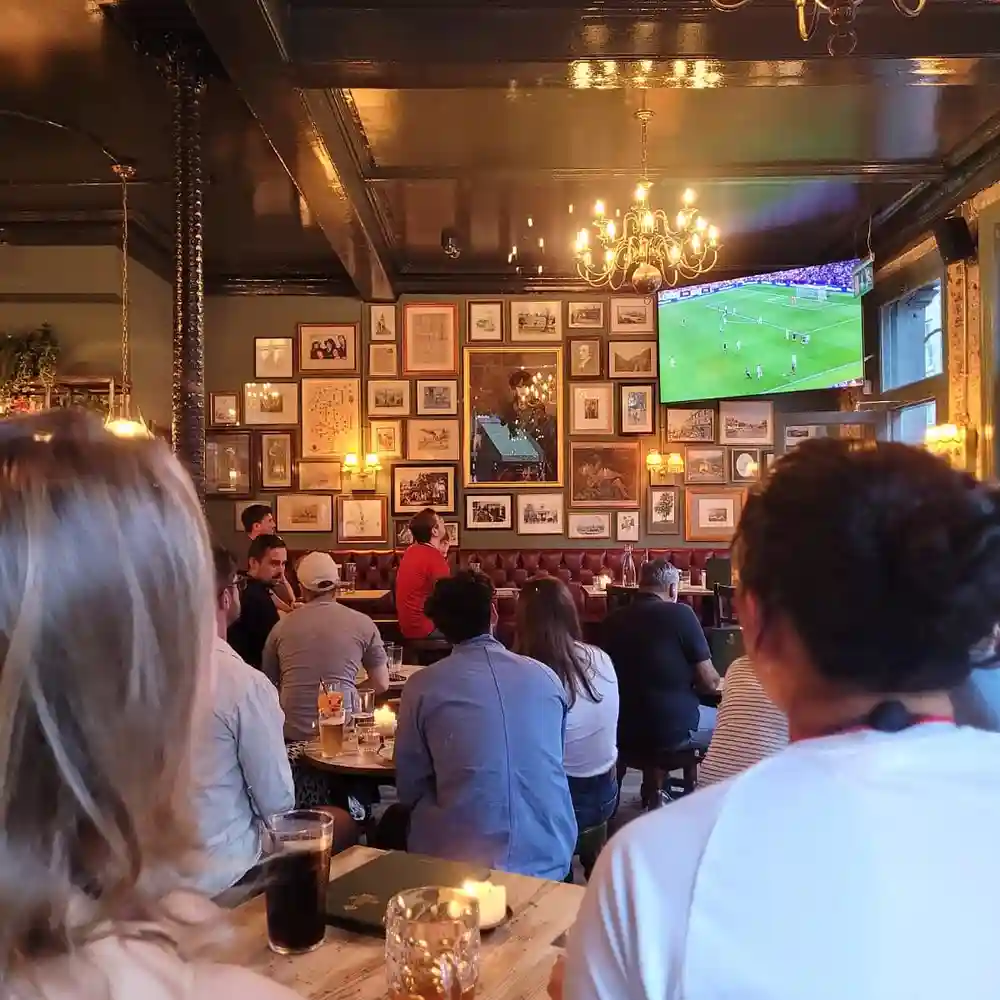 We’re showing all the Premier League footie games on the screens today and tomorrow, ready for loud cheers and cold beers? 🍻🍻🍻