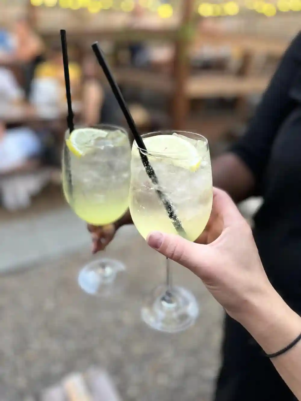 One more day of summer means only one thing… spritz in our beer garden! 🌞🍷