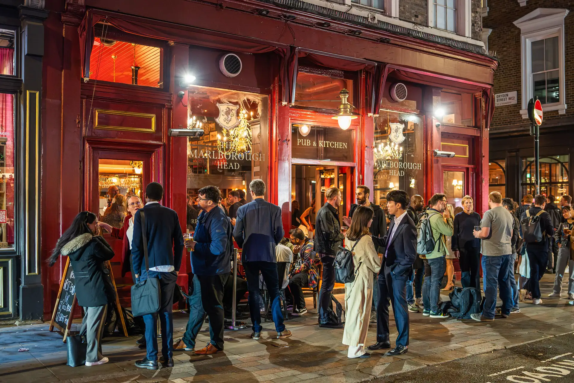 A lively pub & kitchen tucked away on historic Drury Lane in the heart of London’s West End. Pouring classic lagers, craft beers, and a curated selection of wines and premium spirits, all served alongside a delicious, seasonal food menu.