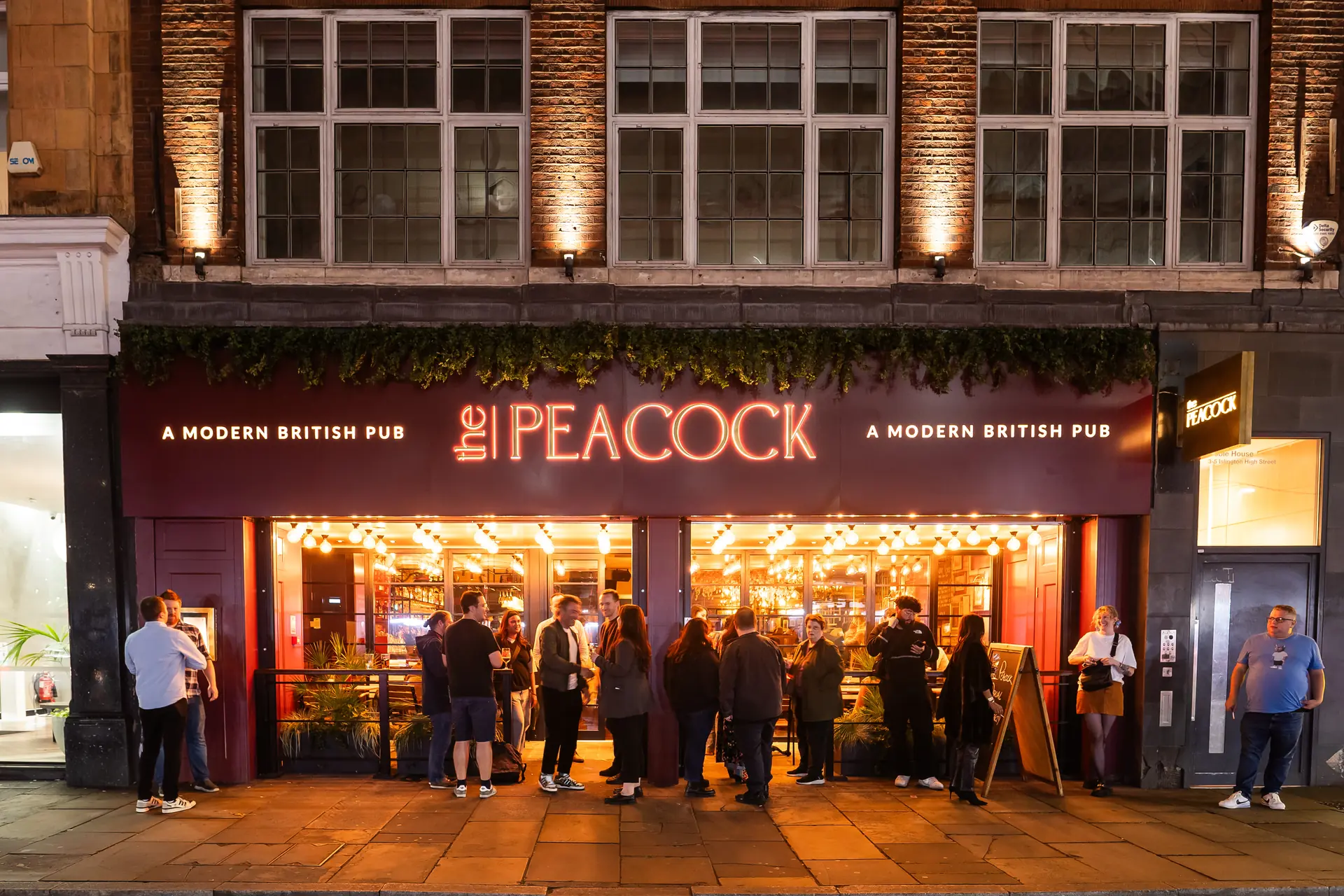 The Peacock is the newest cornerstone of Islington's bustling Angel. The welcoming atmosphere, combined with a selection of fine food and drinks, makes The Peacock an ideal spot for casual get-togethers, special celebrations, or simply a relaxing meal out. 