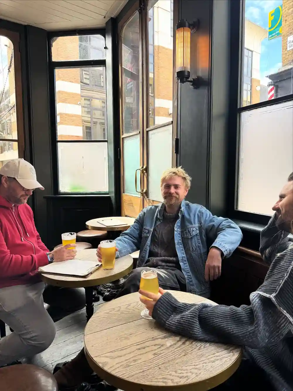 “There’s always time for a pint” ~ a really wise old man 🍻 come unwind at the griffin with a cold one !