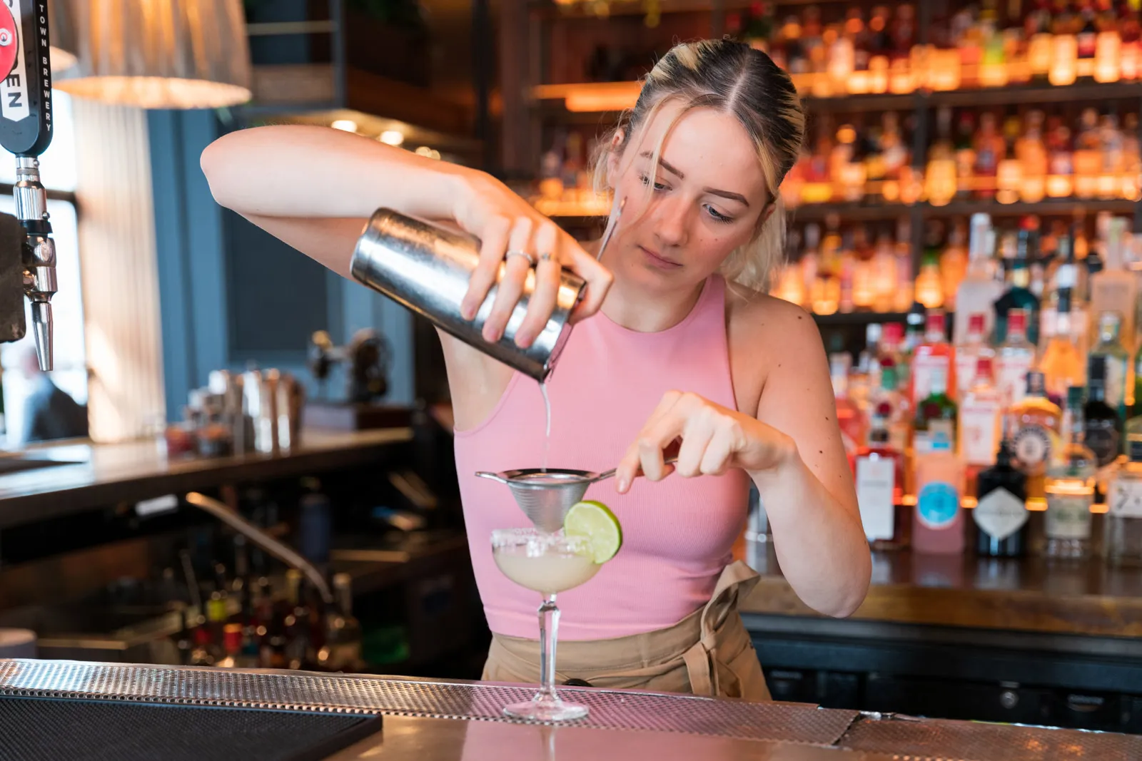 Craft cocktails like a pro at Singer Tavern. Join a masterclass with expert bartenders — ideal for birthdays, hen nights, and unforgettable team-building fun!