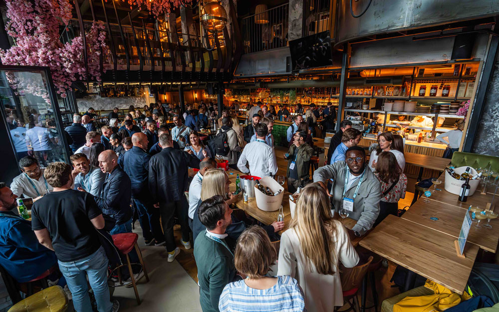 Bishopsgate's finest spot, Nest is a cocktail bar and kitchen with a mezzanine area hosting ‘The Nest’, a private hire area that overlooks the rest of the bar. An impressive cocktail menu made possible with our expert mixologists behind the bar.