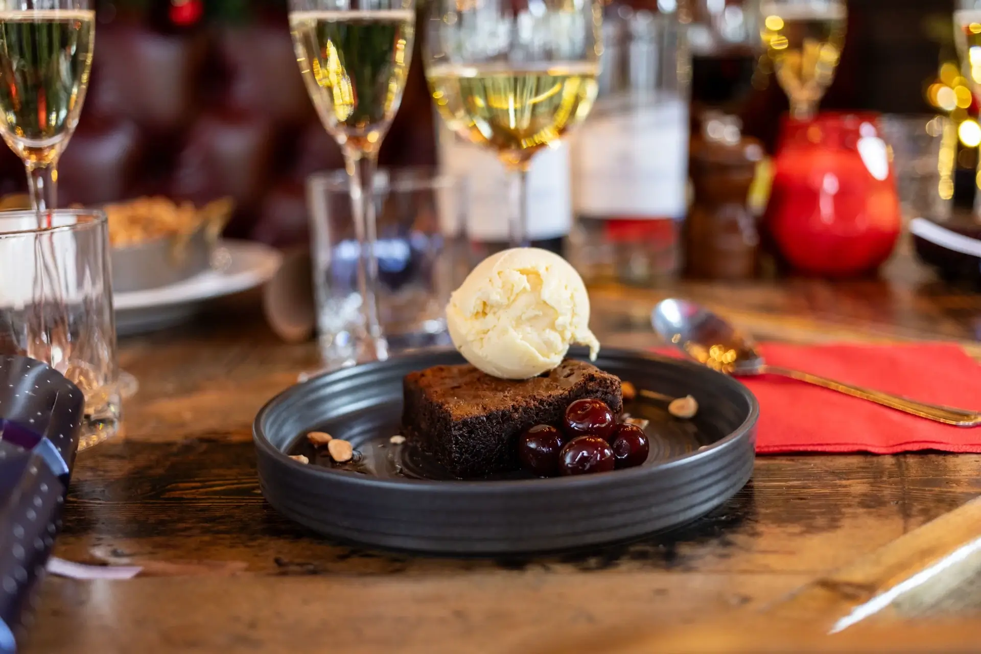 The Bald Faced Stag pub, on the corner of High Road and East End Road, is a beautiful pub with hints of old and new creating an amazing contemporary atmosphere throughout the week. With a menu filled with seasonal specials, pub classics and Sunday roasts to knock your socks off, our dining room is a must-visit for foodies around East Finchley and Muswell Hill. We take pride in our huge pub garden, which is available all year round thanks to our heaters and covers. Our beautiful mother tree stands proud in the centre and makes for a romantic spot.