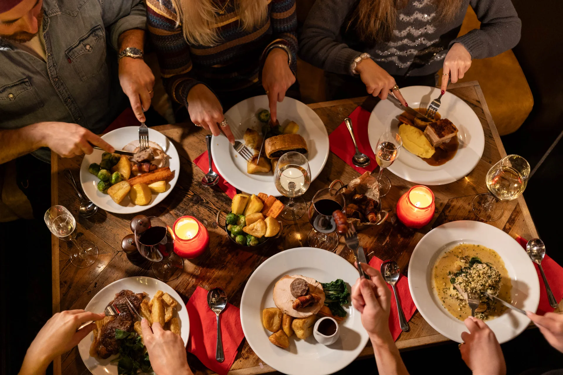 Let your hair down this Christmas at Clapton Hart, Hackney. With top-notch food, drinks flowing, and the best festive feels, it’s the perfect place for your celebration. Round up your gang and make your booking now!