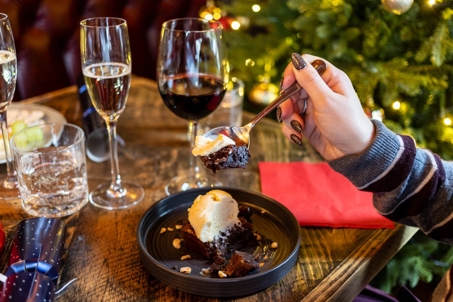 Our chefs have prepared a festive menu perfect for dining with loved ones, team Christmas lunches and nights out. Or if you're just looking for a place to enjoy drinks, then we cater for that too. Contact us today to see how we can take the stress out of your party planning.