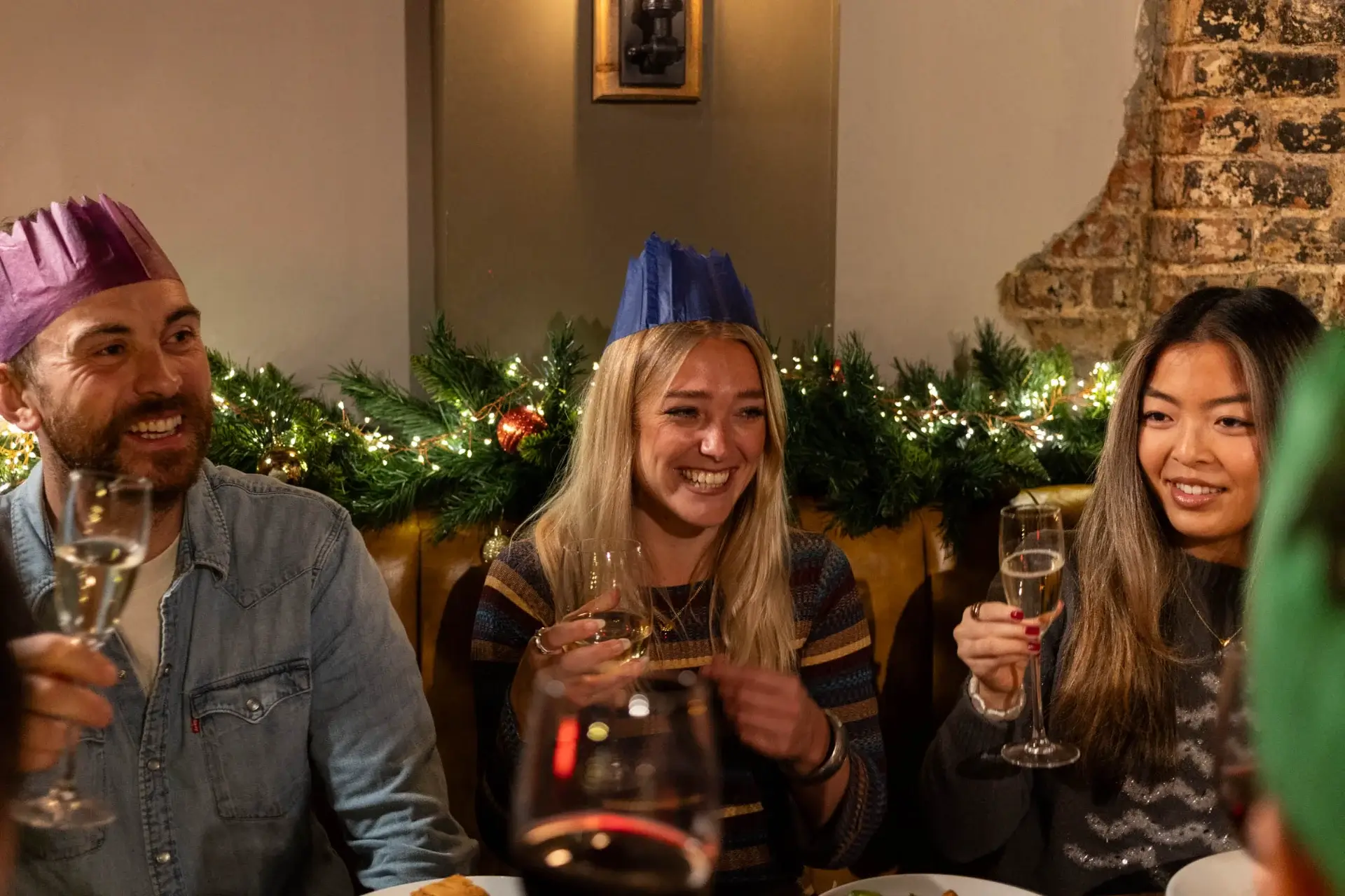 Book your Christmas party at Exmouth Arms in Clerkenwell and tuck into delicious food, festive drinks, and plenty of cheer. Bring your favourite people, make brilliant memories, and soak up the good vibes. Don’t miss out—secure your spot today!