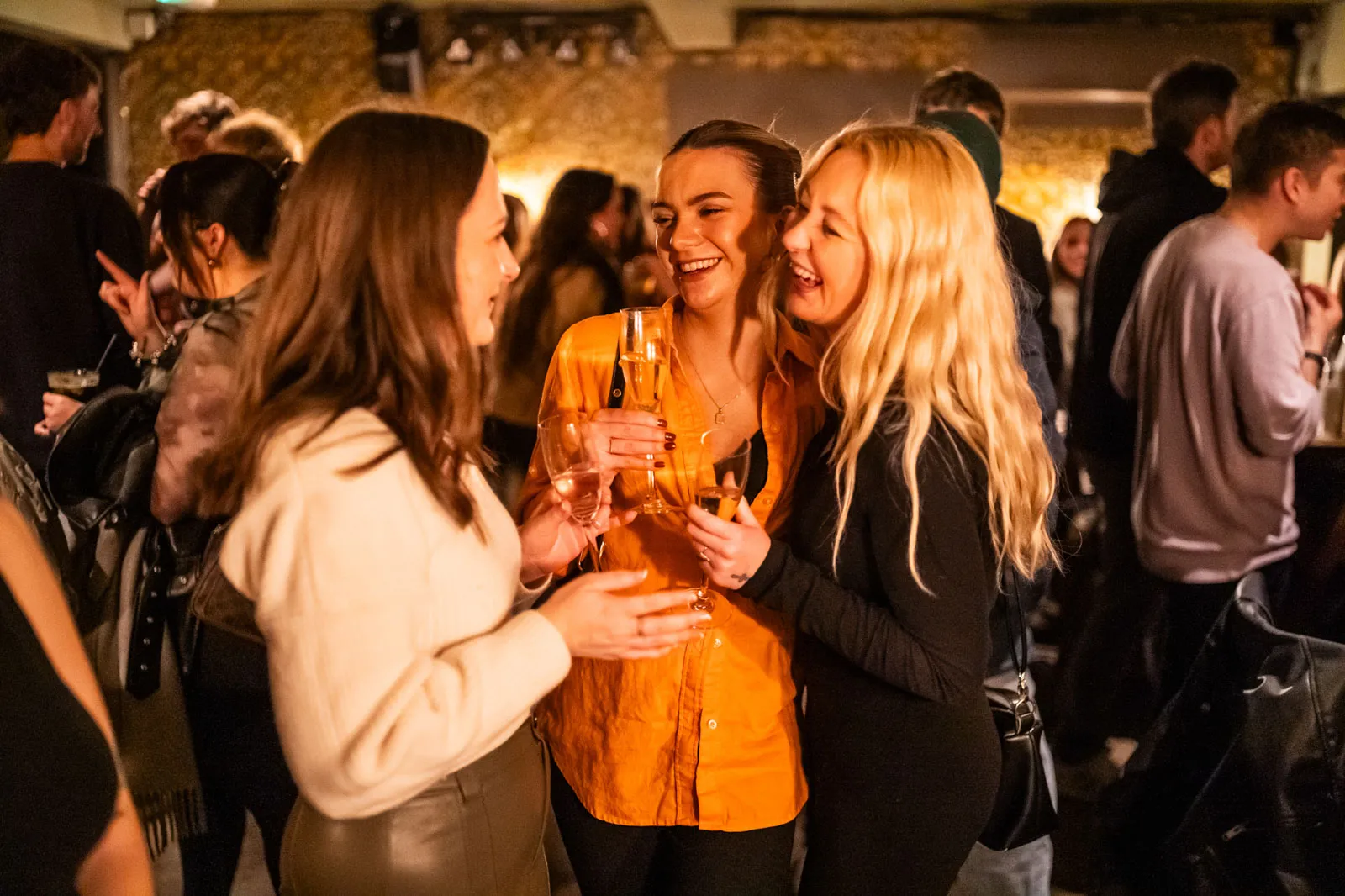 Celebrate New Year’s Eve with a retro party at your local. Big tunes, £5 shots, pints, prosecco, and 80s-00s vibes. Dust off your bootcut jeans and join the fun from 8pm until late!