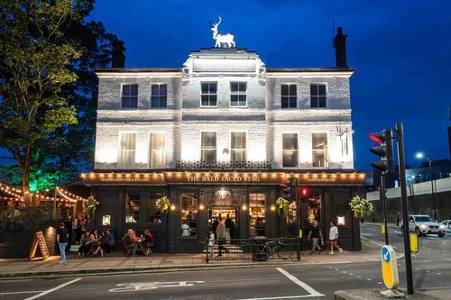 The Bald Faced Stag pub, on the corner of High Road and East End Road, is a beautiful pub with hints of old and new creating an amazing contemporary atmosphere throughout the week. With a menu filled with seasonal specials, pub classics and Sunday roasts to knock your socks off, our dining room is a must-visit for foodies around East Finchley and Muswell Hill. We take pride in our huge pub garden, which is available all year round thanks to our heaters and covers. Our beautiful mother tree stands proud in the centre and makes for a romantic spot.