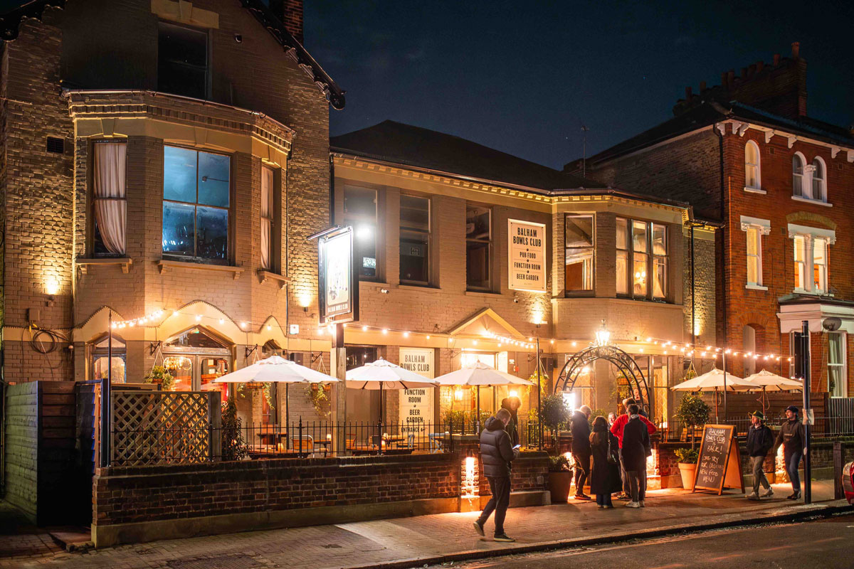 Only a stone’s throw from Balham Station, situated just off the hustle and bustle of Balham High Road, Balham Bowls Club is a delightfully nostalgic social club and restaurant. If you’re looking for good time with loved ones, friends, family, neighbours, pull up a chair and enjoy a meal cooked by our lovely head chef or prop up the bar and have a gander at the Bowls Club memorabilia from days gone by.