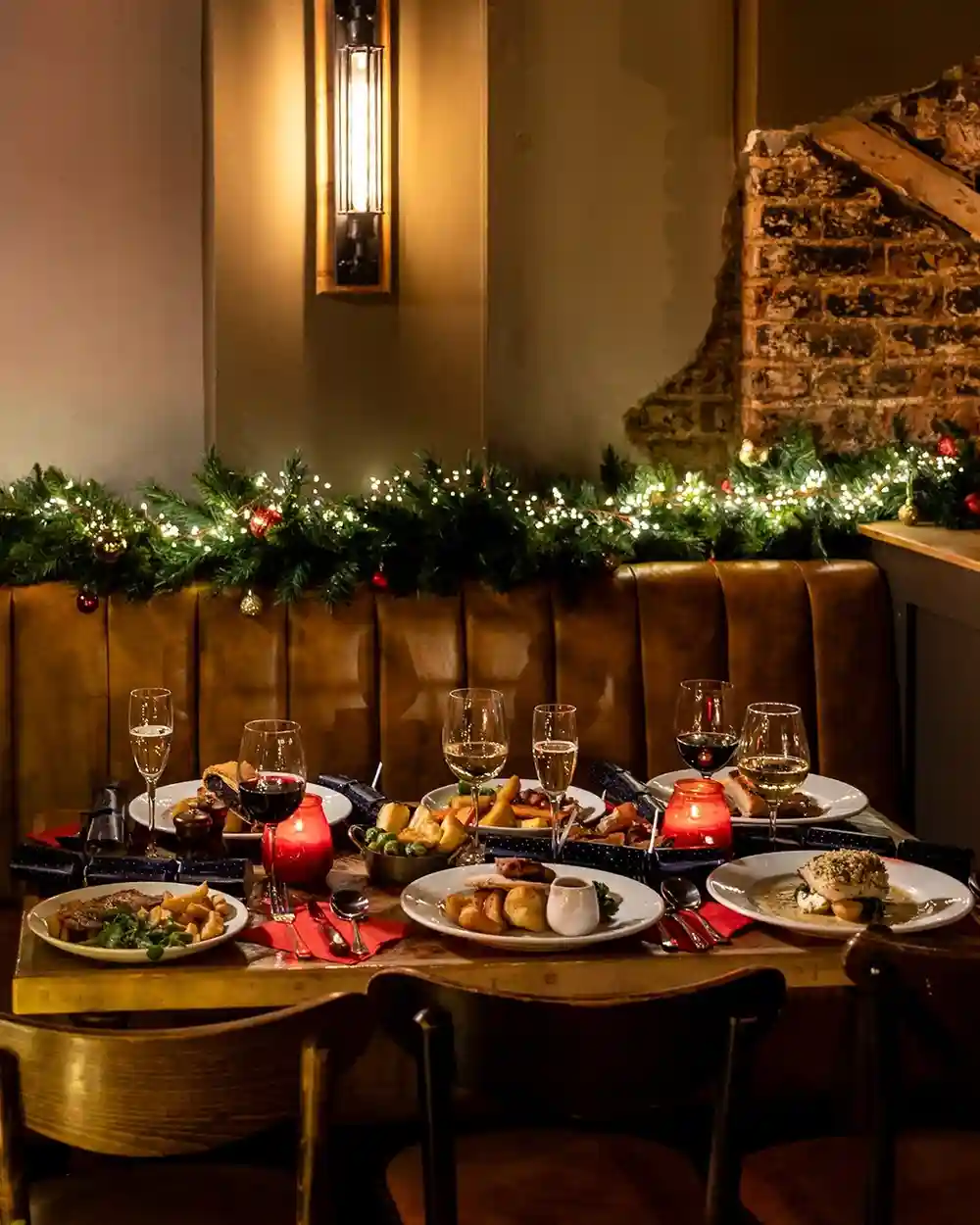 The time for festive feasting has come, and the countdown to Christmas is officially on!
Grab your santa hats and festive cheer 🎄