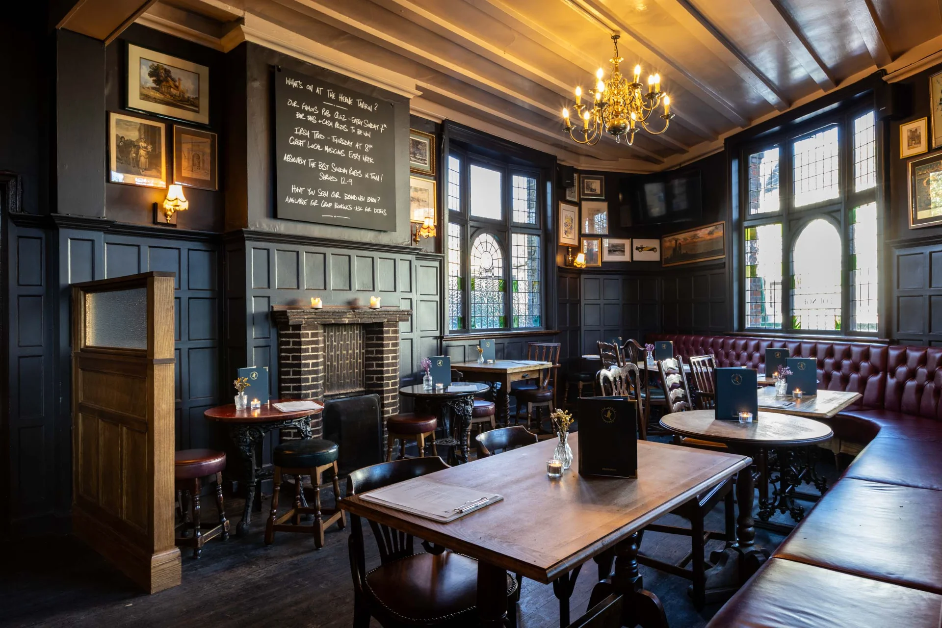 A classic London pub in East Dulwich opposite Peckham Rye Park and Common with the best hidden beer garden in South East London. The Herne Tavern is a charming heritage pub that boasts original 1930's interiors and features real ales, craft lagers, and cocktails.