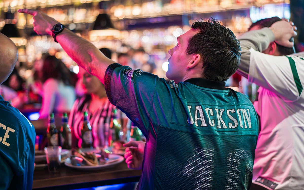 Join Hagen & Hyde for South London's ultimate Super Bowl party on Feb 8. Watch live on big screens with pizza and drinks. Book your spot now.