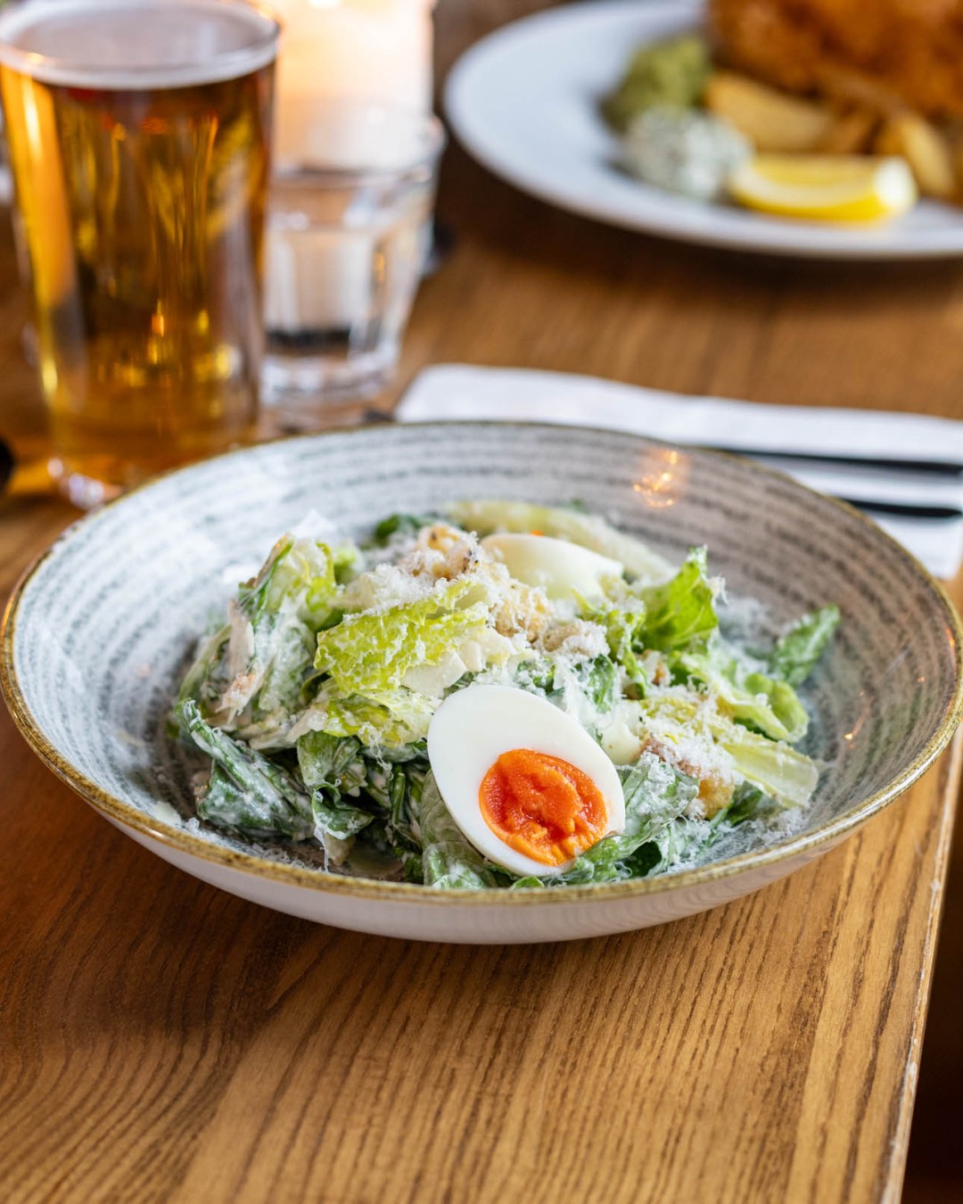Choose from grilled chicken or halloumi when you order our Caesar salad and we'll do the rest! 🥗