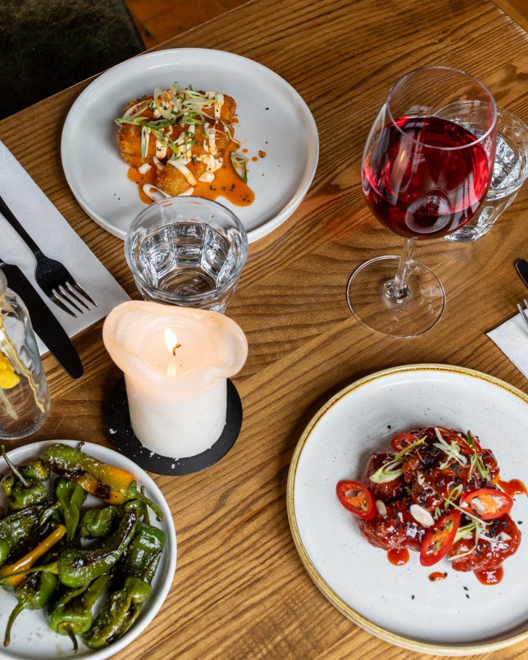 We've got some seriously good small plates on our menu that are great for a quick bite and even pair perfectly with a pint 🍽️