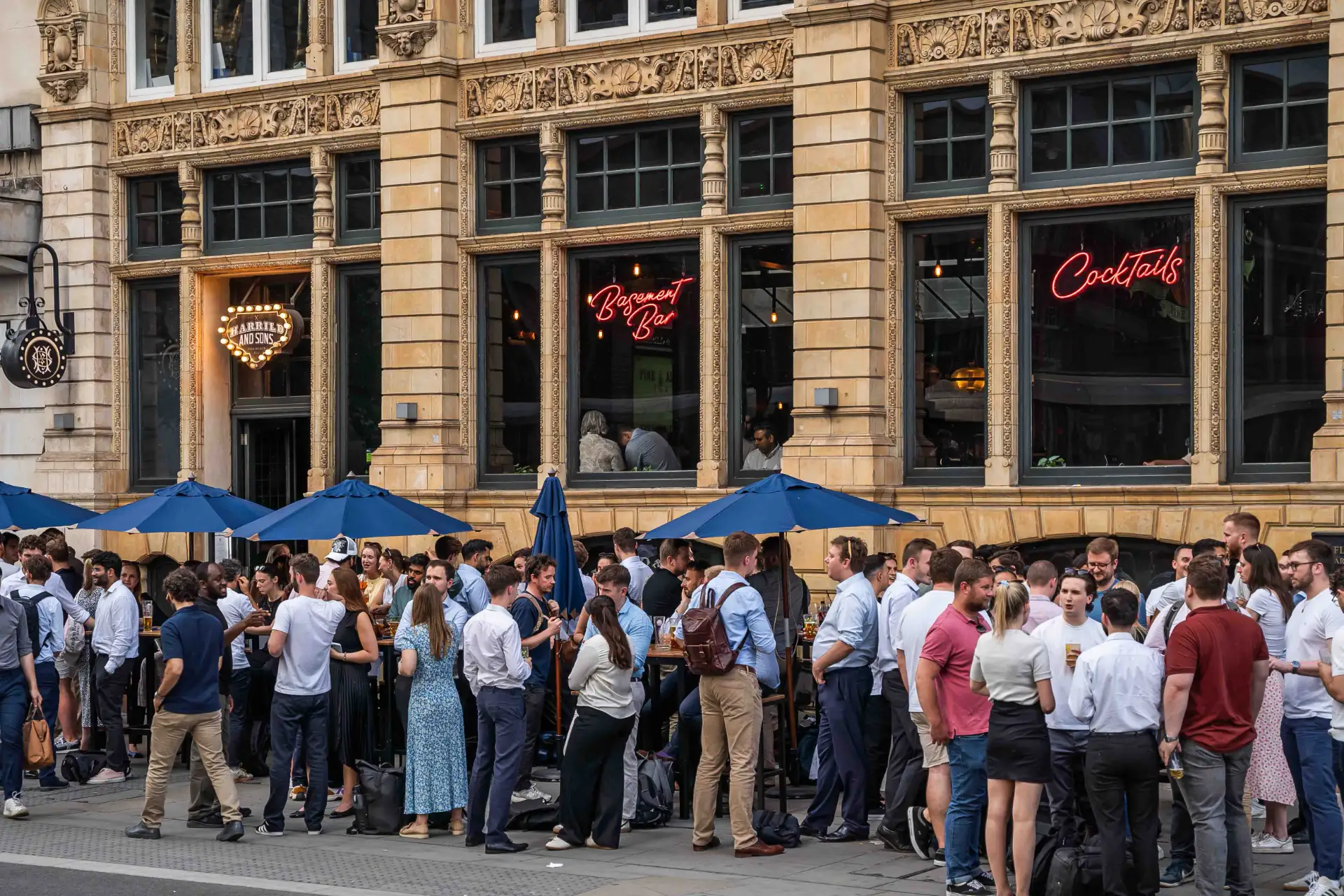 Wood-furnished bar with exposed brick and skylights, serving real ales and an eclectic food menu. Fine Beers, Wines & Spirits.