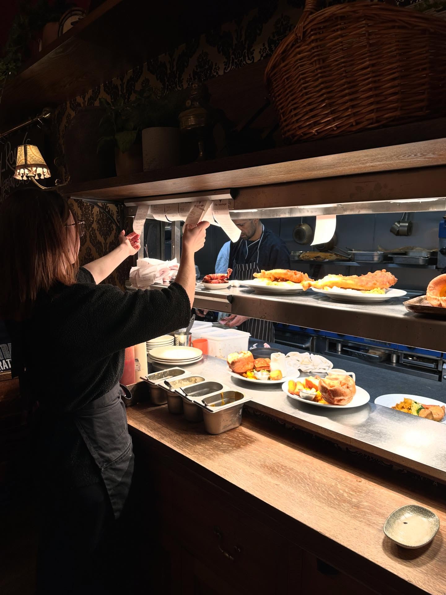 The 6 Nations returns tonight, with France vs Ireland kicking off at 2010! We will have it on all of our screens, with Italy vs Scotland and England vs Wales on Saturday! 

Plenty of excitement ahead this weekend with our Sunday roasts back from midday!

#6nations #rugby #tooting #swlondon #pubsoflondon