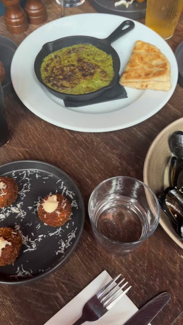 Spring is right around the corner, and we’ve been busy in the kitchen creating some incredible new dishes!

From our Classic Black Pudding Scotch Egg to our Crispy Cauliflower with the perfect crunch, there’s something new waiting for you on the menu.

Come by, grab a table, and taste what we’ve been cooking up for the season. We can’t wait to hear what you think!
#Londonpubs #tooting #swlondon #Springmenu #tooting