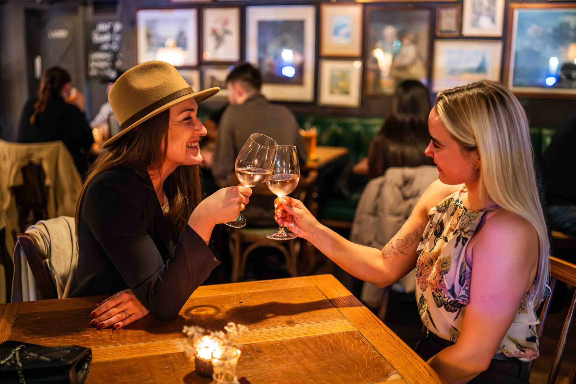 Kick off your weekend with delicious food, free-flowing drinks, and live DJ vibes at Old Street Tavern. Book online now!