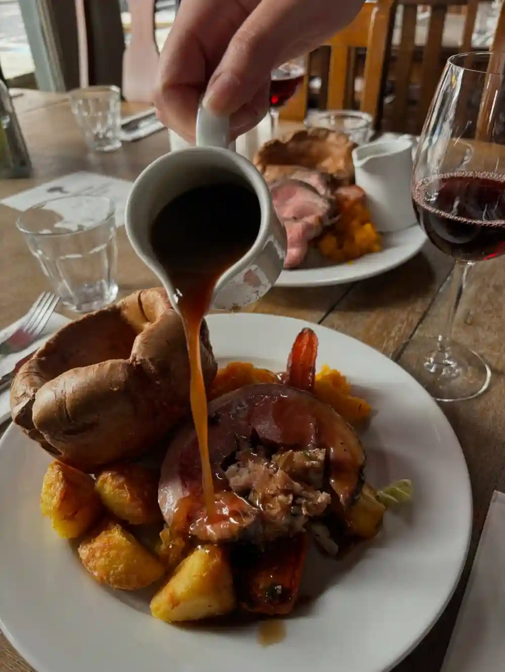Now that’s what we call a roast - stuffed lamb saddle with apricot & wild garlic. A true celebration of spring flavours 🌱🌱
#spring #lambsaddle #sundayroast