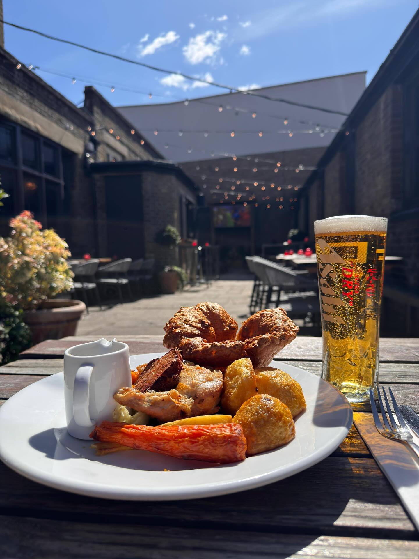 Super Sunday has landed at The Antelope! The best roasts on broadway are rolling out all day, plus we will have Everton vs Liverpool on the screens from 2PM and then Man City vs Arsenal 4:30PM for one of the biggest games of the year!

Cold pints? Flowing. 
Garden? Absolute sun trap. 
Vibes? Immaculate. 

Last few tables available to book, grab yours via the link in bio before they’re gone! See you at the bar!

#Summer #tooting #swlondon #pubsoflondon #tootingbroadway