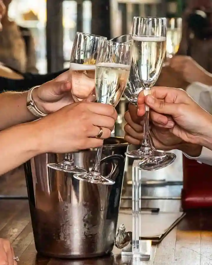 Running the London Marathon? 🏃♂️
Show your medal and enjoy a free glass of prosecco on us to celebrate! 🥂🤝
Head to the link in bio to book your table, it’s set to be a busy one!