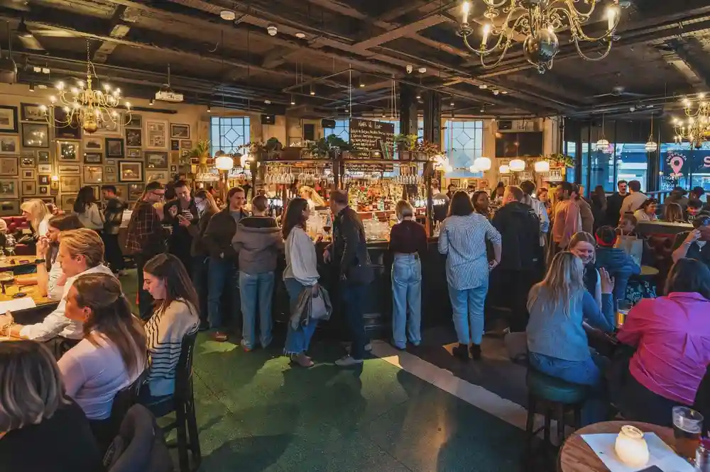 Happy Thursday you beaut’s! Might be the best day for pints in London, most probably! We go until Midnight, catch you at the bar!🍻🍺
