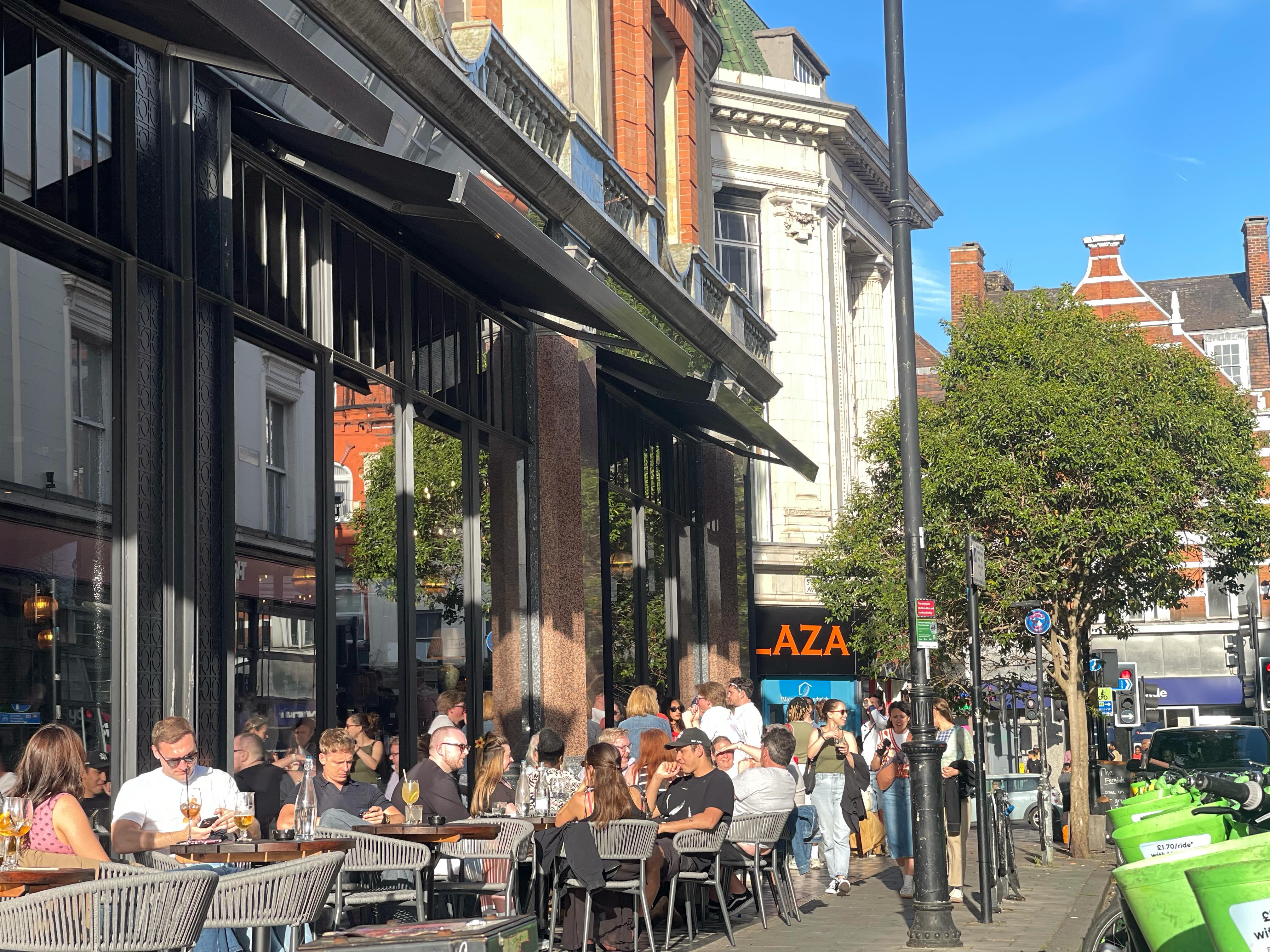 More tables, same sun trap terrace ☀️🍻 Saturday beers 😎