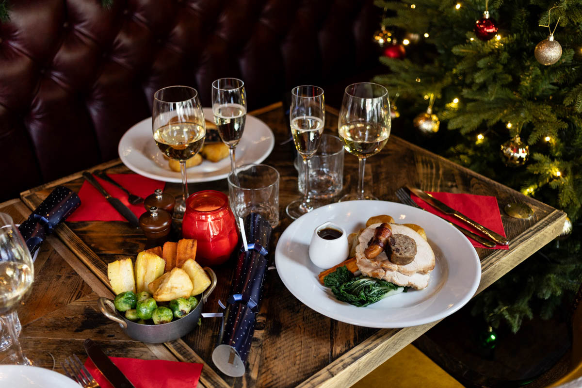 Our chefs have prepared a festive menu perfect for dining with loved ones, team Christmas lunches and nights out. Or if you're just looking for a place to enjoy drinks, then we cater for that too. Contact us today on contact@suncamberwell.co.uk to see how we can take the stress out of your party planning.