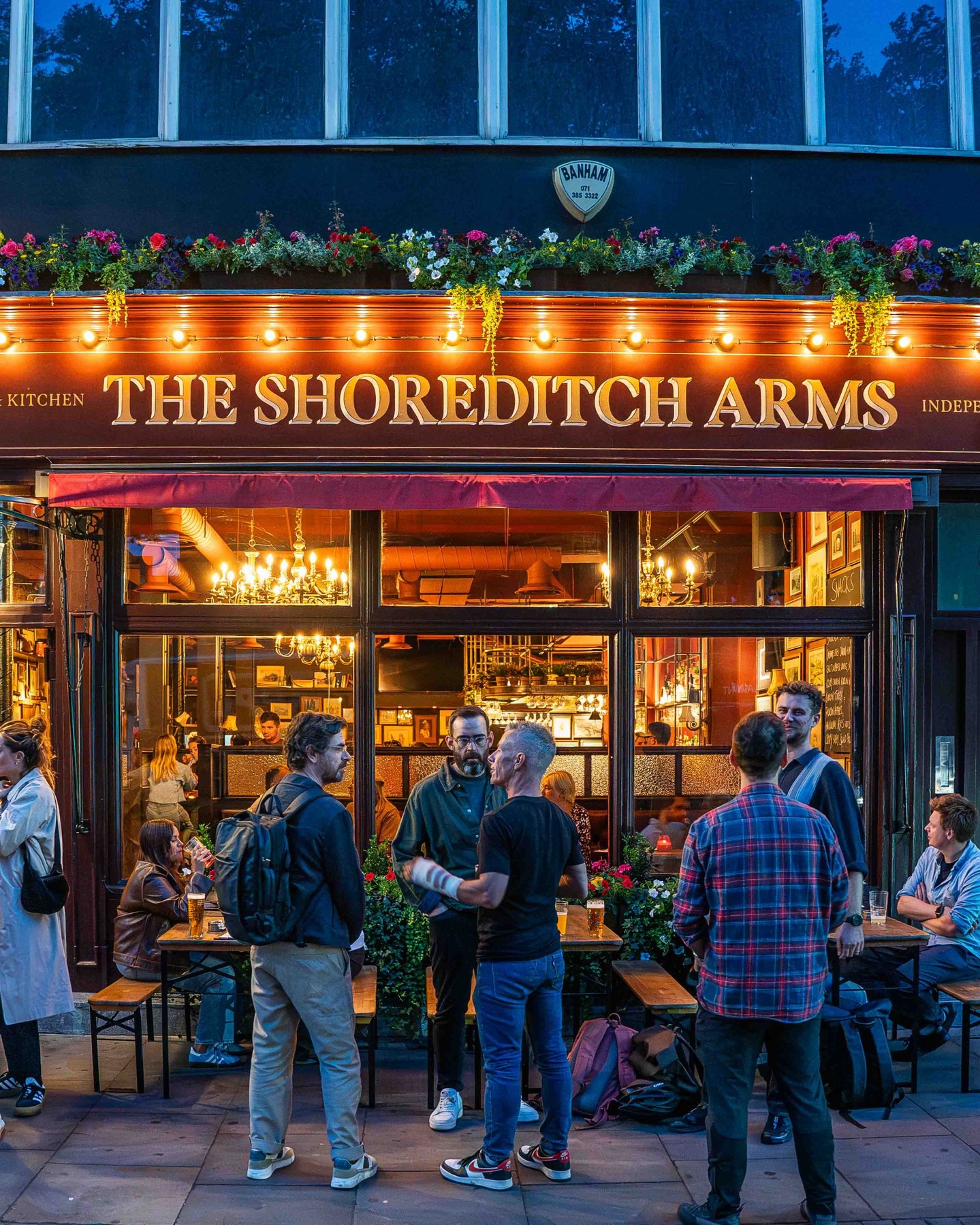 The days are finally getting longer and warmer which means the time for outside drinks after work is finally here 🙏