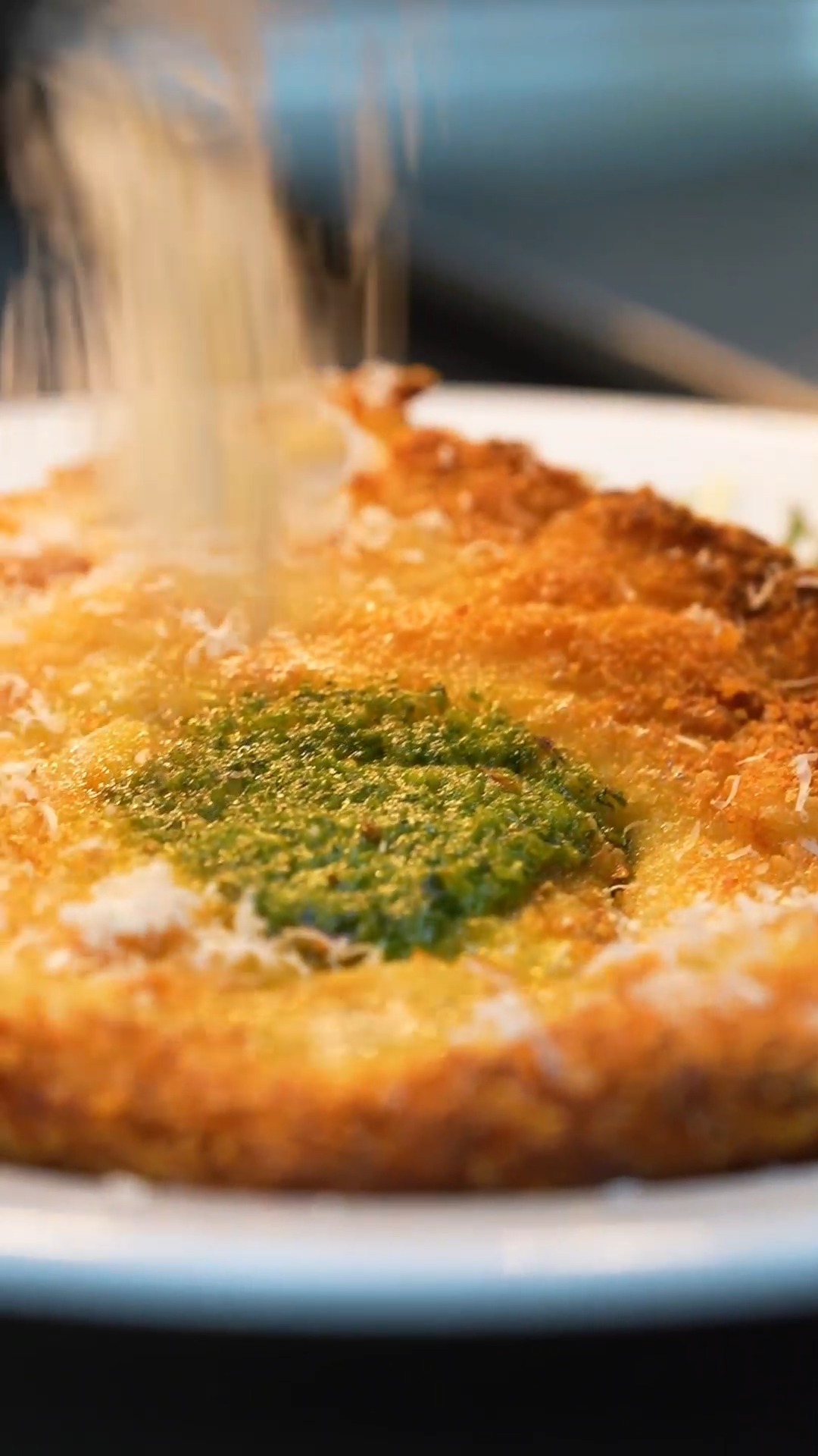 Don’t fancy cooking tonight? 👀 

Why not try our chicken schnitzel with wild rocket & fennel salad, Parmesan, and roasted garlic & herb butter? A proper go-to and a firm favourite with the regulars!