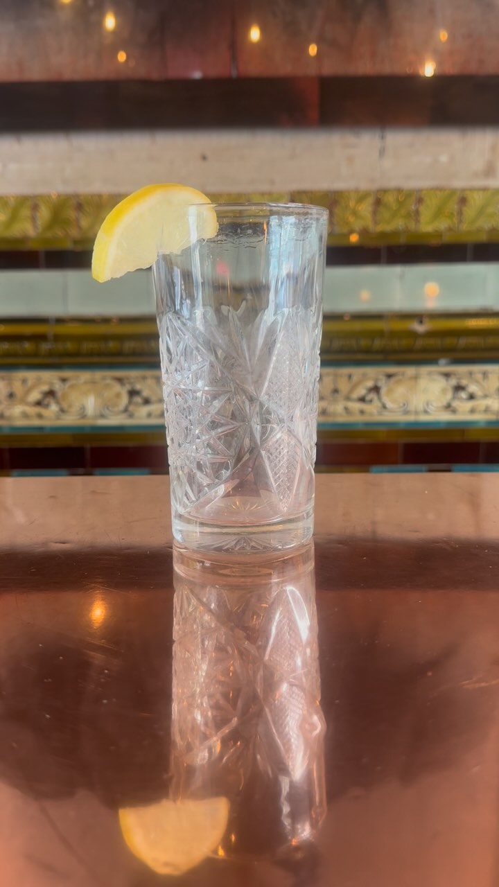 Big news! We will now be opening at 11am on Sundays for all your bloody mary needs. Get it while it's spicy 🌶️🌶️
pssst... check out our story for our brand new Sunday drinks menu - caffine kicks and cocktails incoming 😜
#shoreditch #wellandbucket #bricklane #londonpub #urbanpubsandbars #roastdinner #bloodymary #icedcoffeeseason